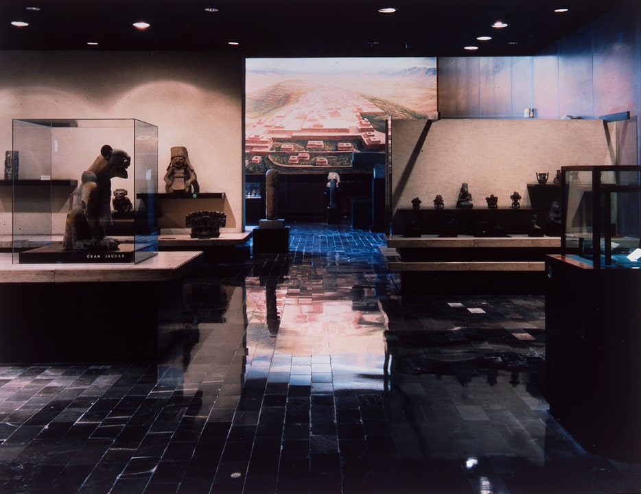 Sharon Lockhart. Chronicle of Masonry Work in the Oaxacan Exhibit Hall, 1999. La Colección Jumex, México