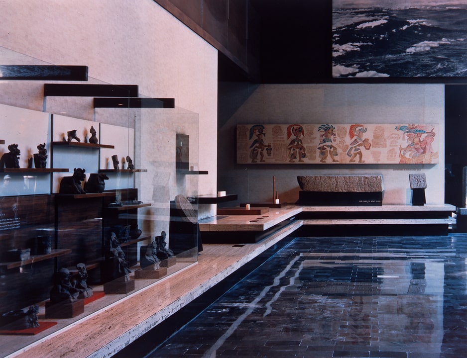 Sharon Lockhart. Chronicle of Masonry Work in the Oaxacan Exhibit Hall, 1999. La Colección Jumex, México