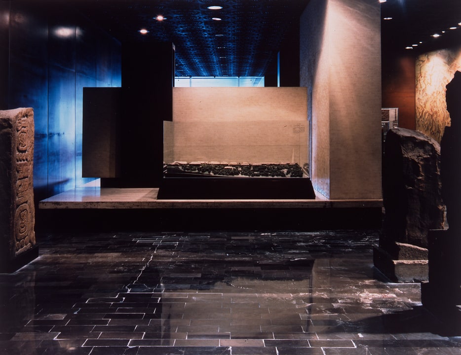 Sharon Lockhart. Chronicle of Masonry Work in the Oaxacan Exhibit Hall, 1999. La Colección Jumex, México